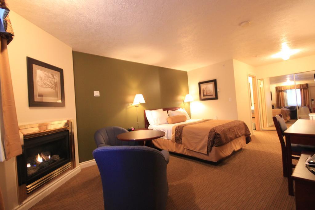 Econo Lodge Inn & Suites High Level Exterior photo