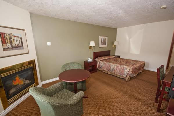 Econo Lodge Inn & Suites High Level Exterior photo